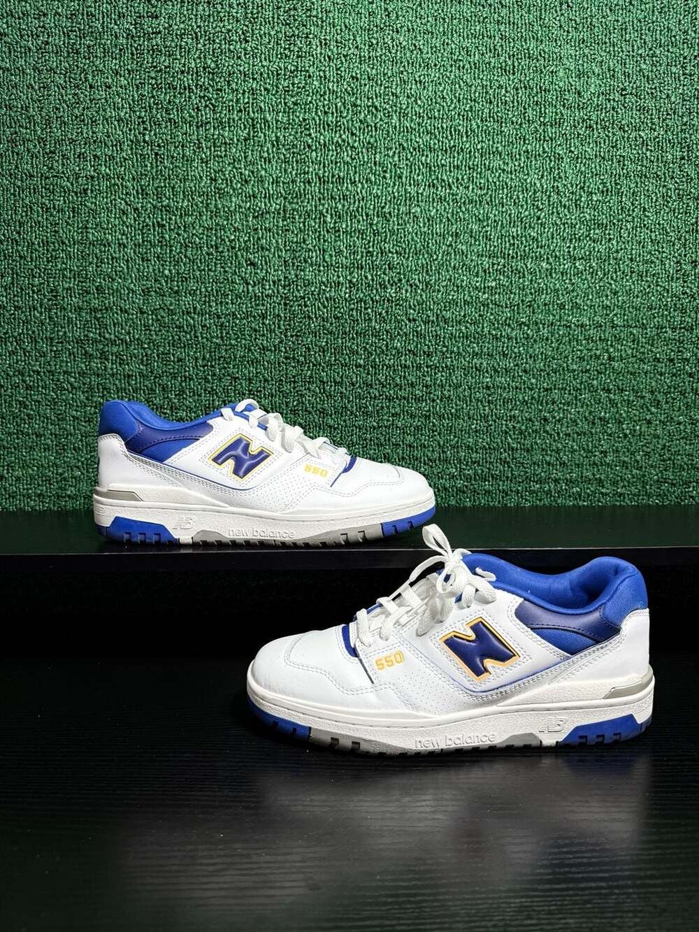 New Balance 550 White Blue Yellow Basketball Sneakers Men's Size 8.5